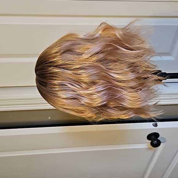 Lace front wig - Picture 2 of 6